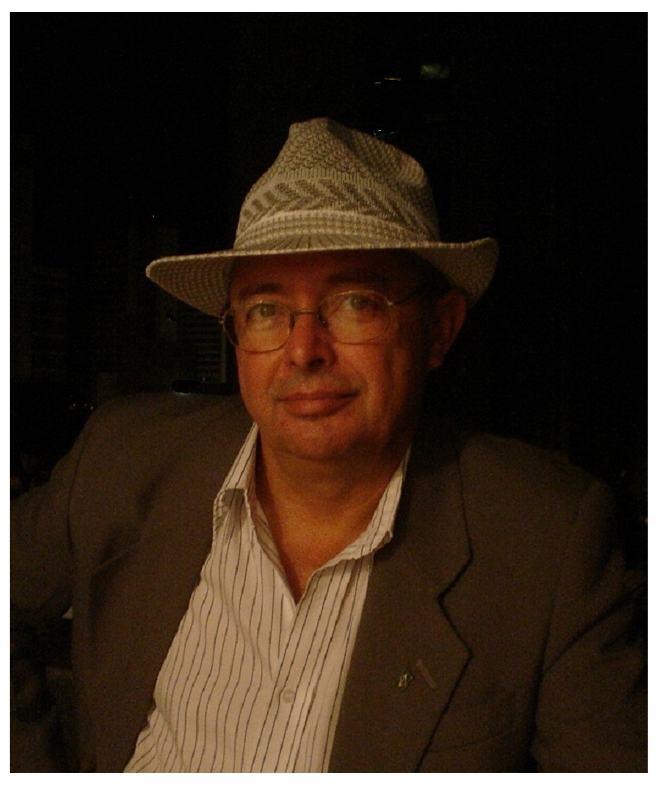 Altair Maia / Top Books - altairmaia.com.br -  Altair Maia Livros  Livros Africa  Santiago de Compostela  Amor e ódio  Canal de Suez  Canal do Panamá  Cuba  Taiwam  Musica  A morte do Barao  Politica  Africa